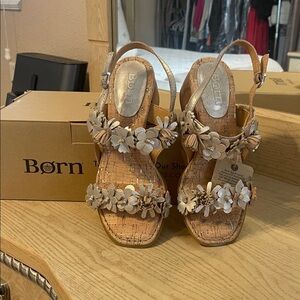 "BORN" metallic Floral Sandals